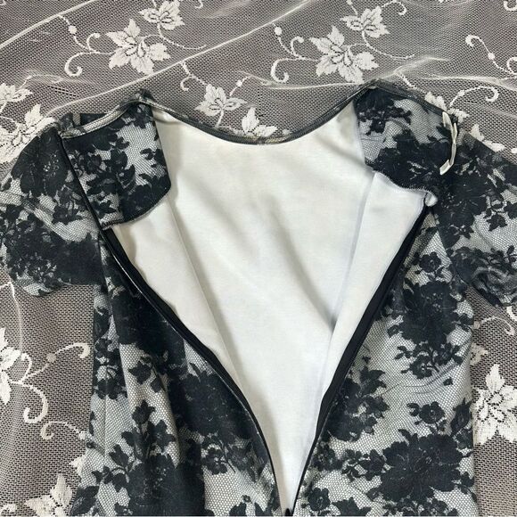 McQ Alexander McQueen Black and White Floral Print Knit  Bodycon Dress Sz Small - Picture 7 of 16